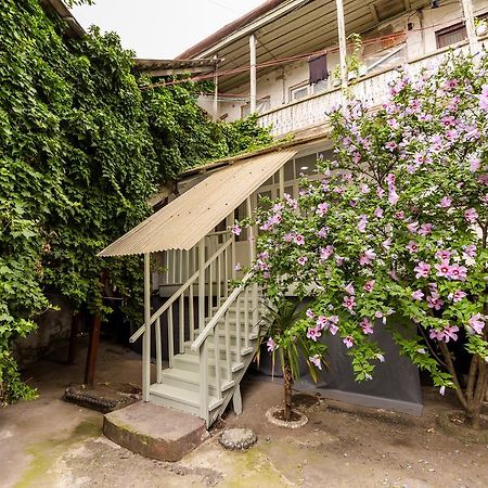 Apartment in Cozy Little Yard Tiflis Dış mekan fotoğraf